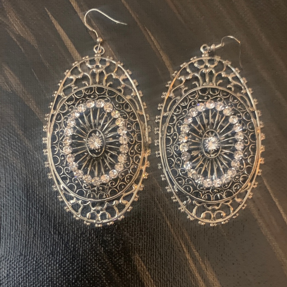 Elegant Silver Filigree Earrings